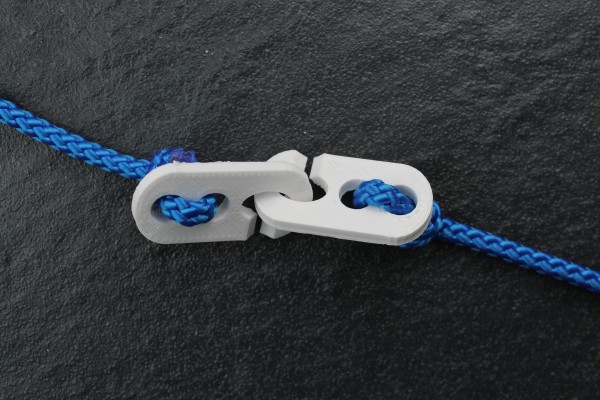 inglefield clip (printed colour: blue)
